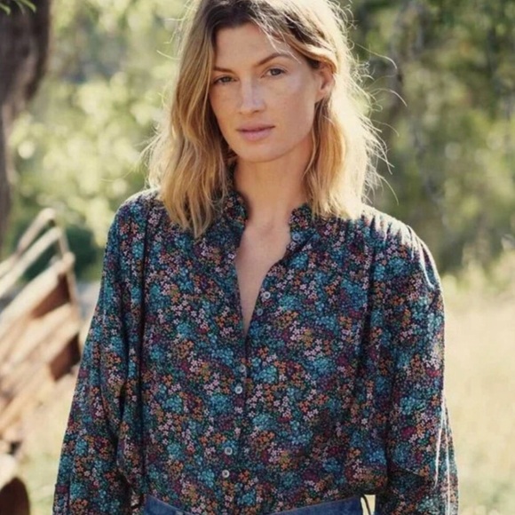 Doen Rose top in navy ladybird floral - Picture 2 of 5